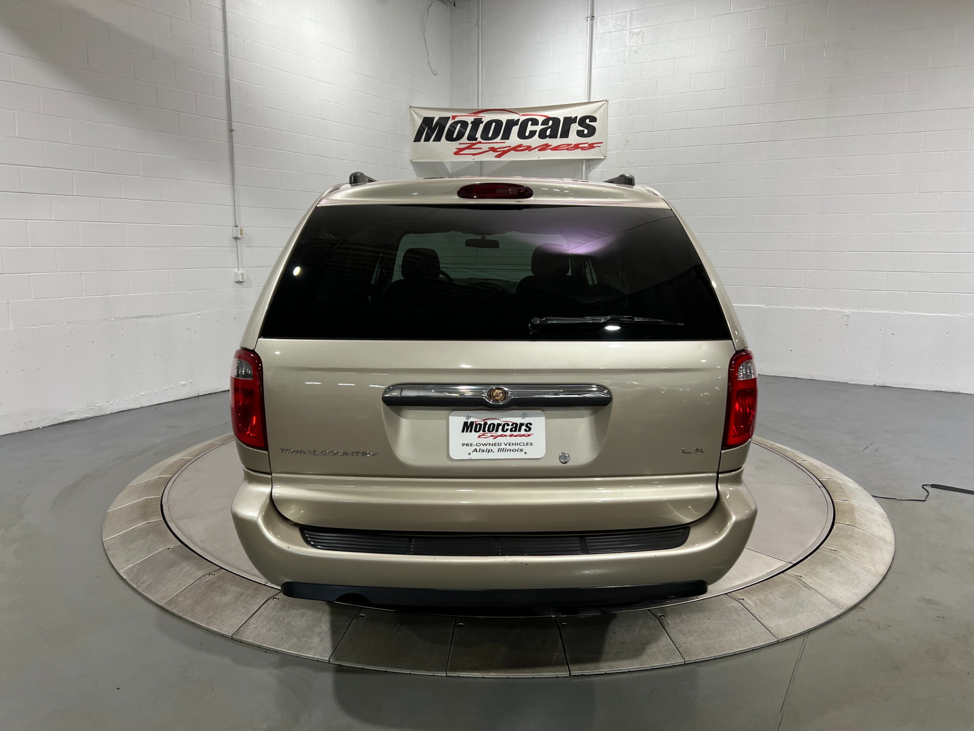 Used-2005-Chrysler-Town-and-Country-LX-FWD