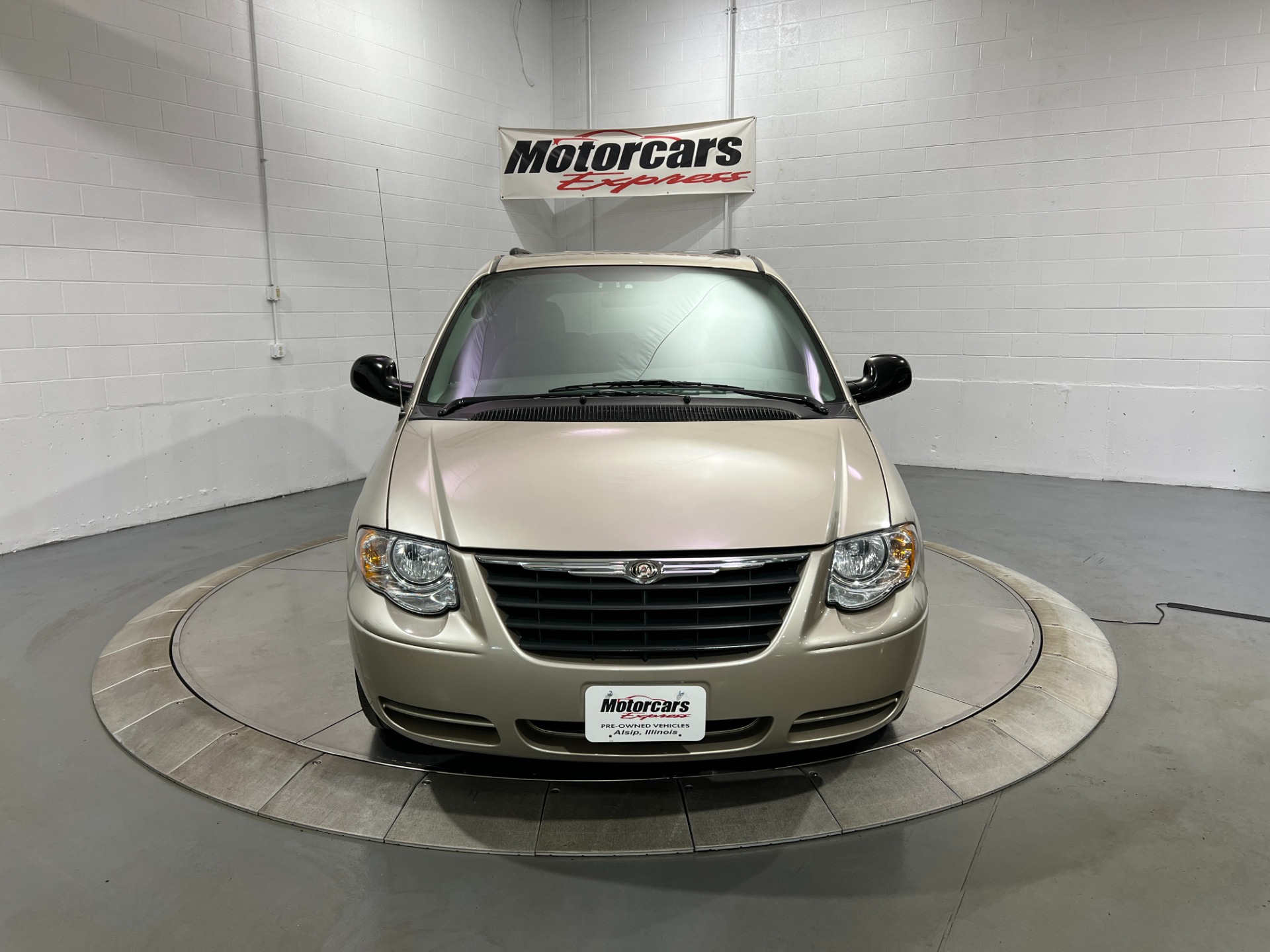 Used-2005-Chrysler-Town-and-Country-LX-FWD
