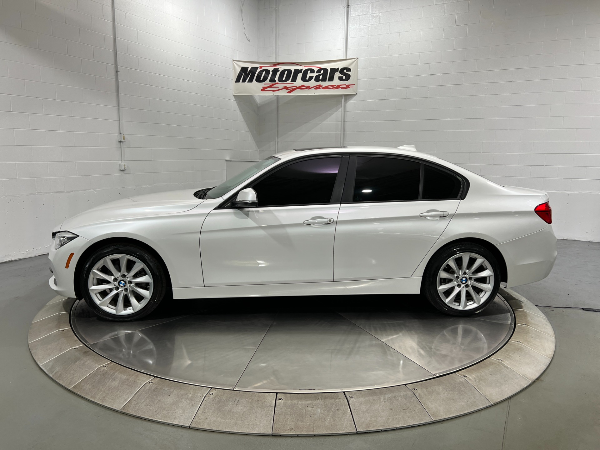 Used-2018-BMW-3-Series-320i-xDrive