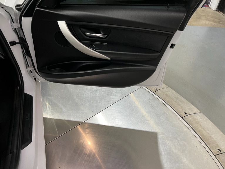Used-2018-BMW-3-Series-320i-xDrive