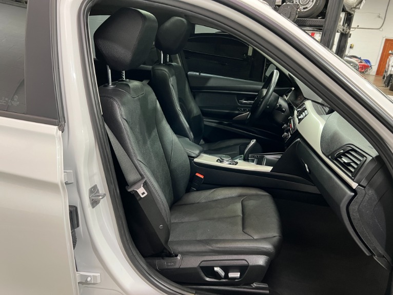 Used-2018-BMW-3-Series-320i-xDrive