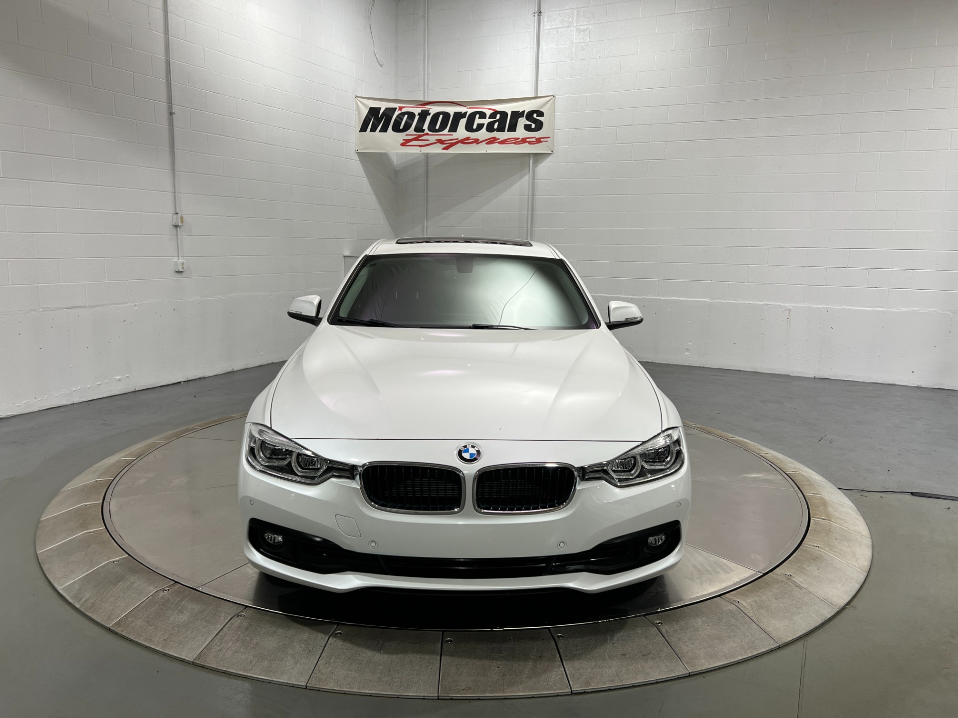 Used-2018-BMW-3-Series-320i-xDrive