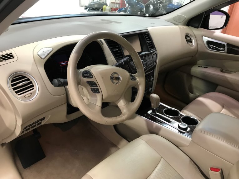 Used-2014-Nissan-Pathfinder-Platinum