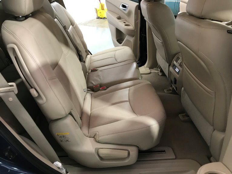 Used-2014-Nissan-Pathfinder-Platinum