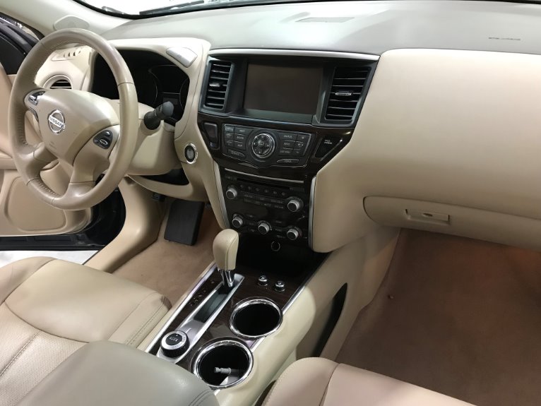 Used-2014-Nissan-Pathfinder-Platinum