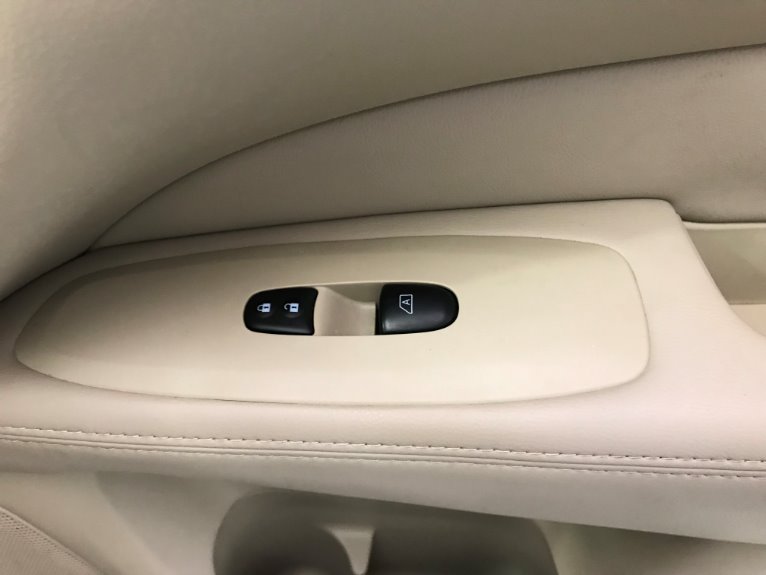 Used-2014-Nissan-Pathfinder-Platinum