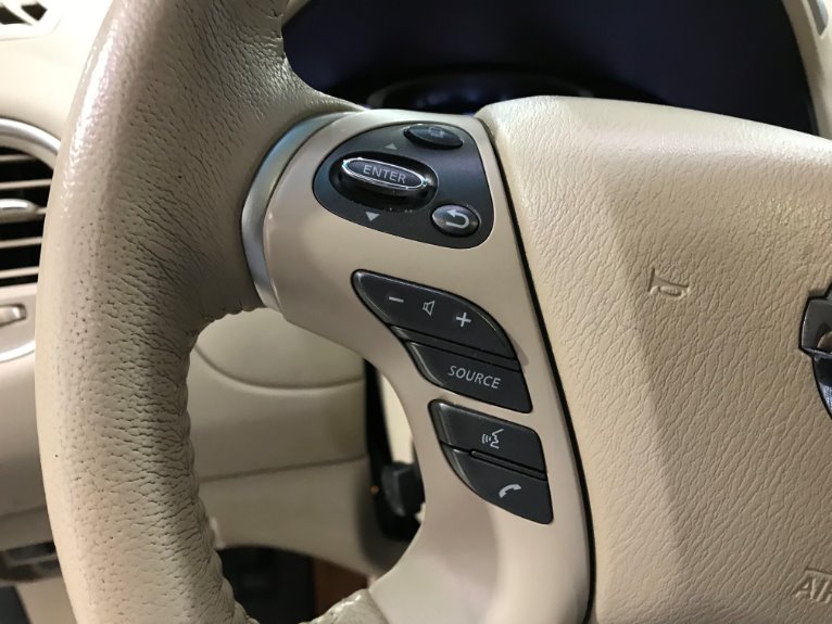 Used-2014-Nissan-Pathfinder-Platinum