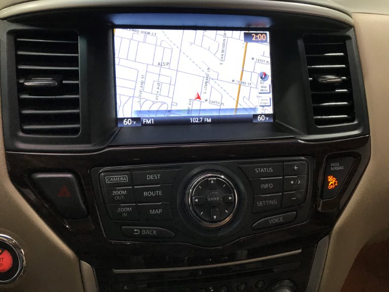 Used-2014-Nissan-Pathfinder-Platinum