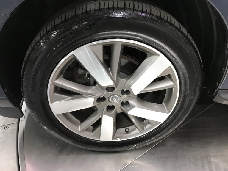Used-2014-Nissan-Pathfinder-Platinum