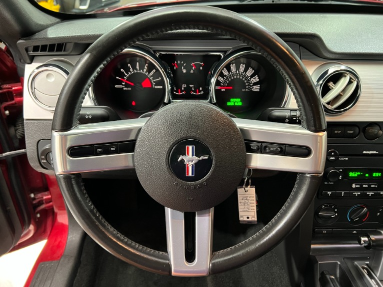 Used-2006-Ford-Mustang-GT-Deluxe-RWD