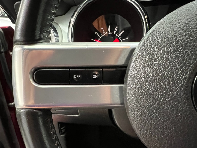 Used-2006-Ford-Mustang-GT-Deluxe-RWD