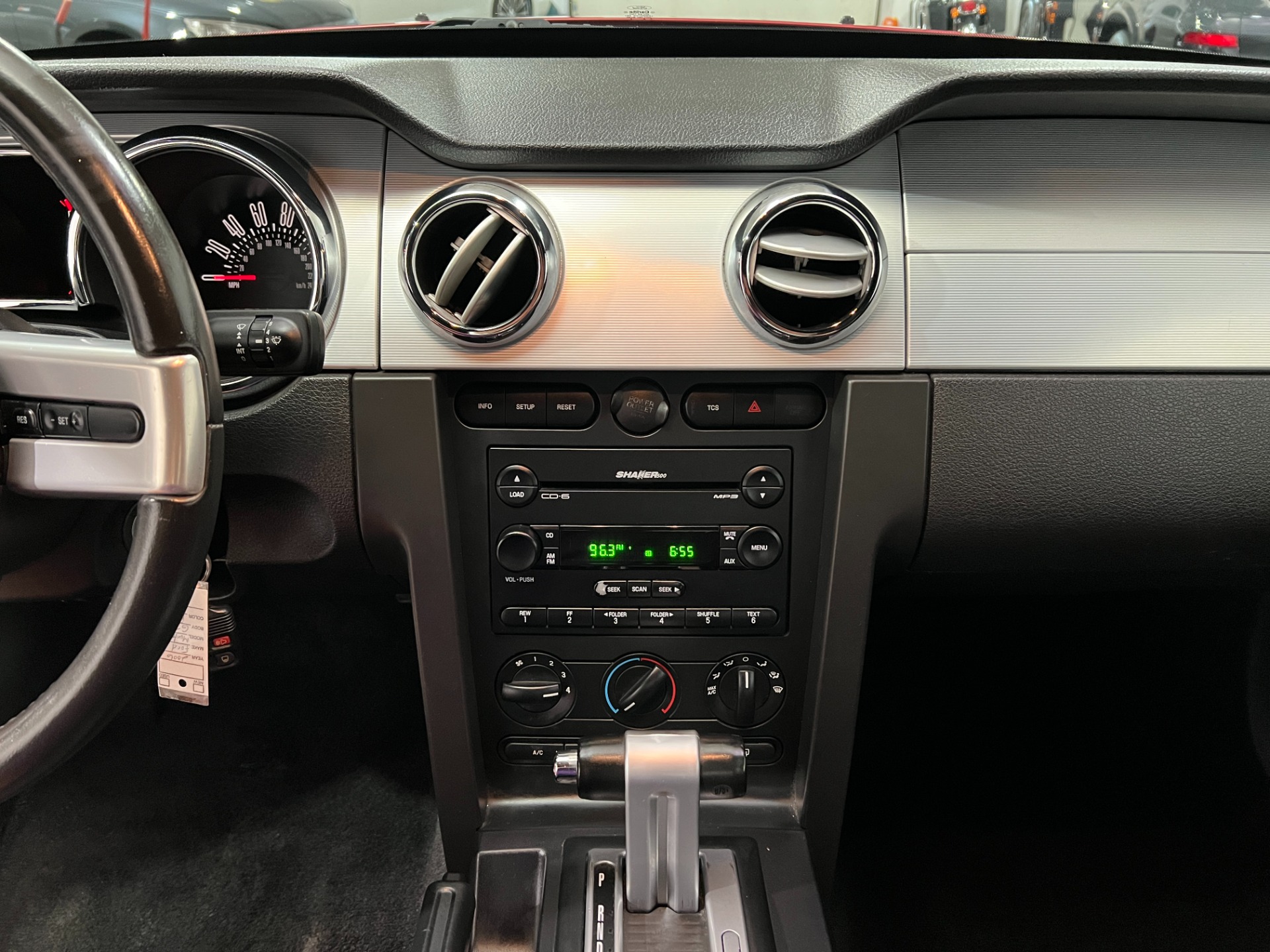 Used-2006-Ford-Mustang-GT-Deluxe-RWD