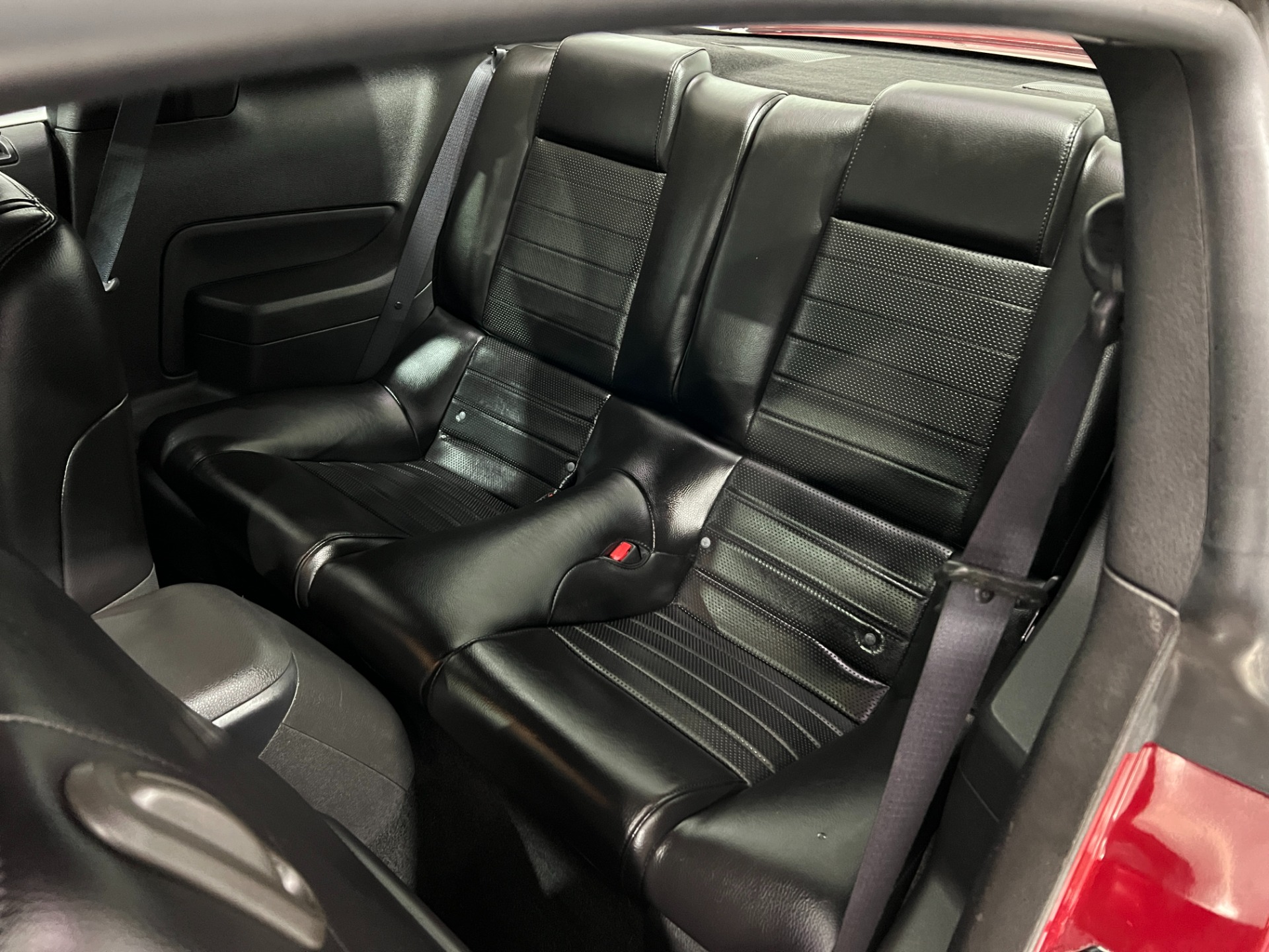 Used-2006-Ford-Mustang-GT-Deluxe-RWD