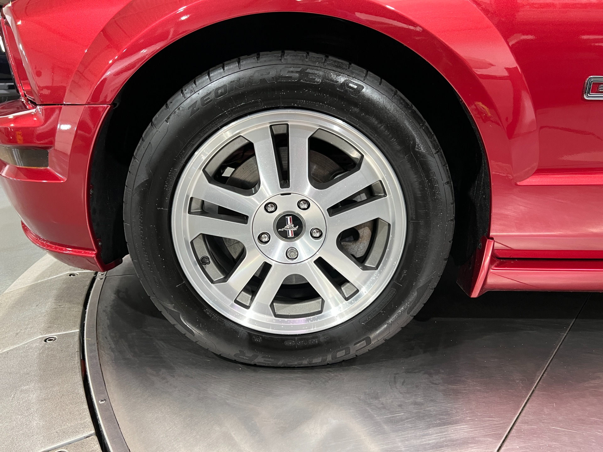 Used-2006-Ford-Mustang-GT-Deluxe-RWD