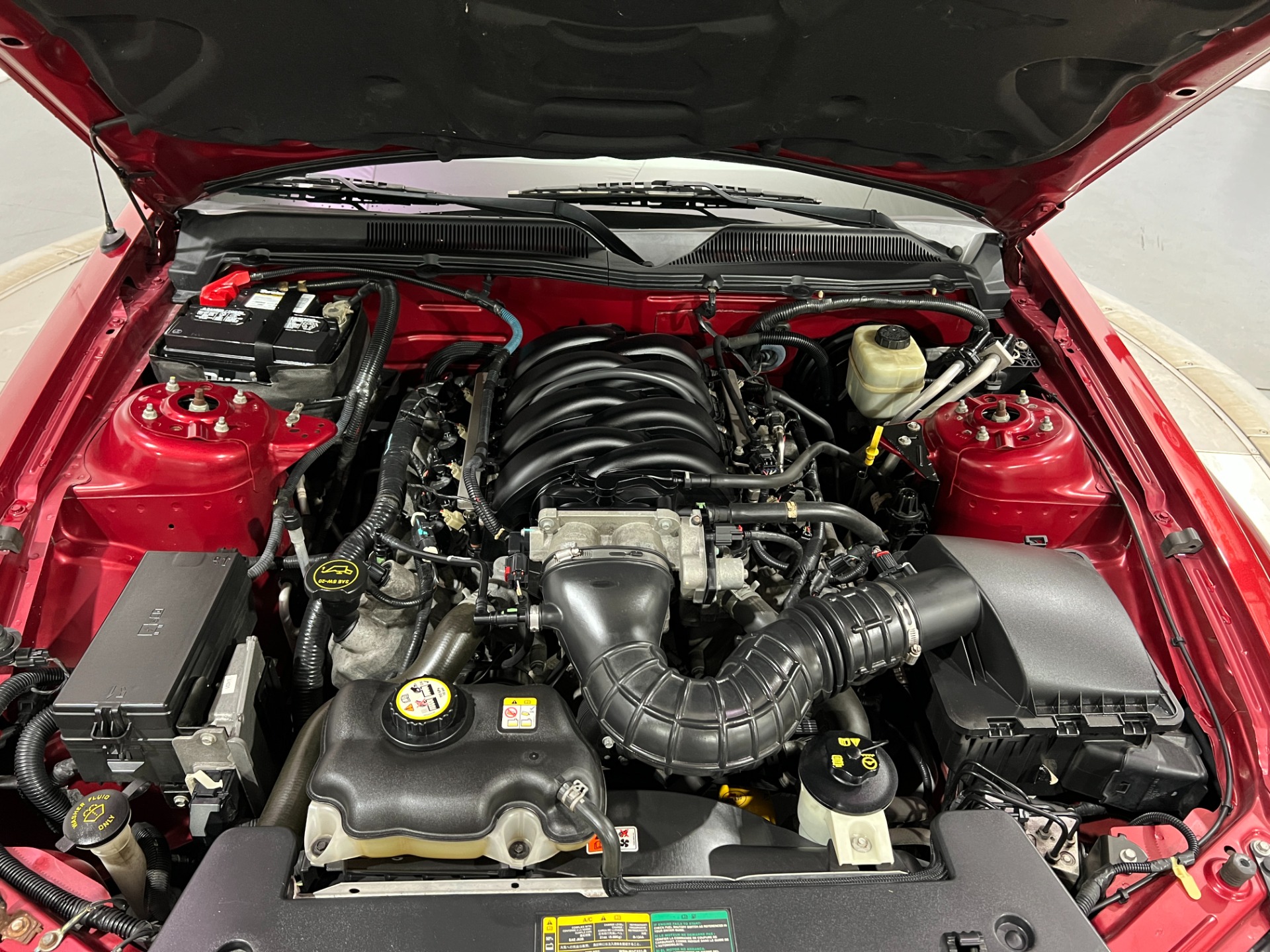 Used-2006-Ford-Mustang-GT-Deluxe-RWD
