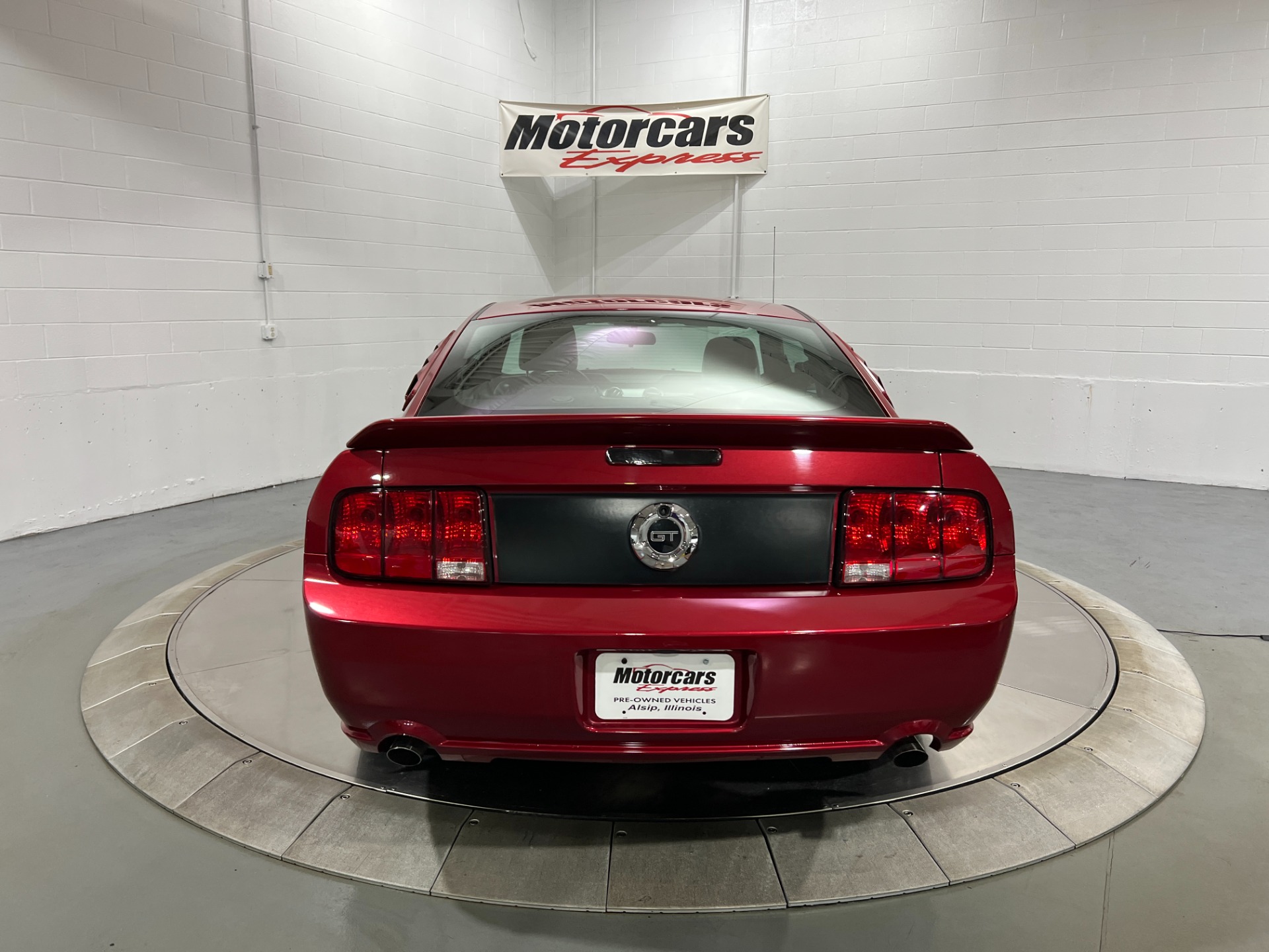 Used-2006-Ford-Mustang-GT-Deluxe-RWD