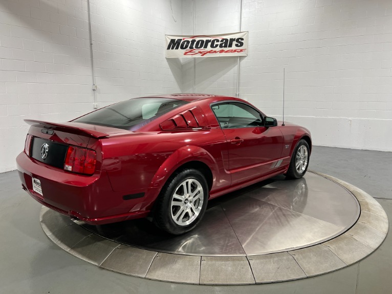 Used-2006-Ford-Mustang-GT-Deluxe-RWD