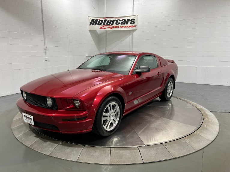 Used-2006-Ford-Mustang-GT-Deluxe-RWD