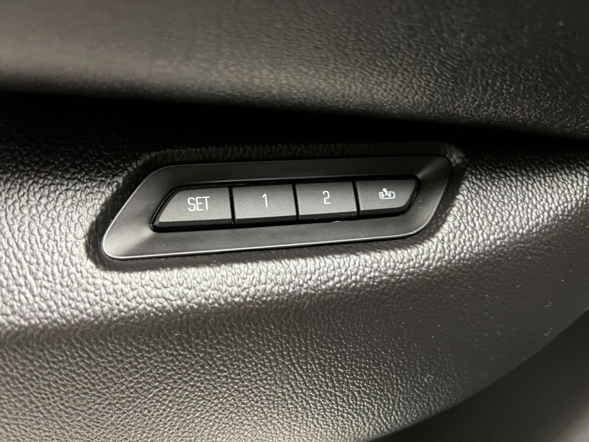 Used-2017-Cadillac-Escalade-Premium-Luxury-4X4