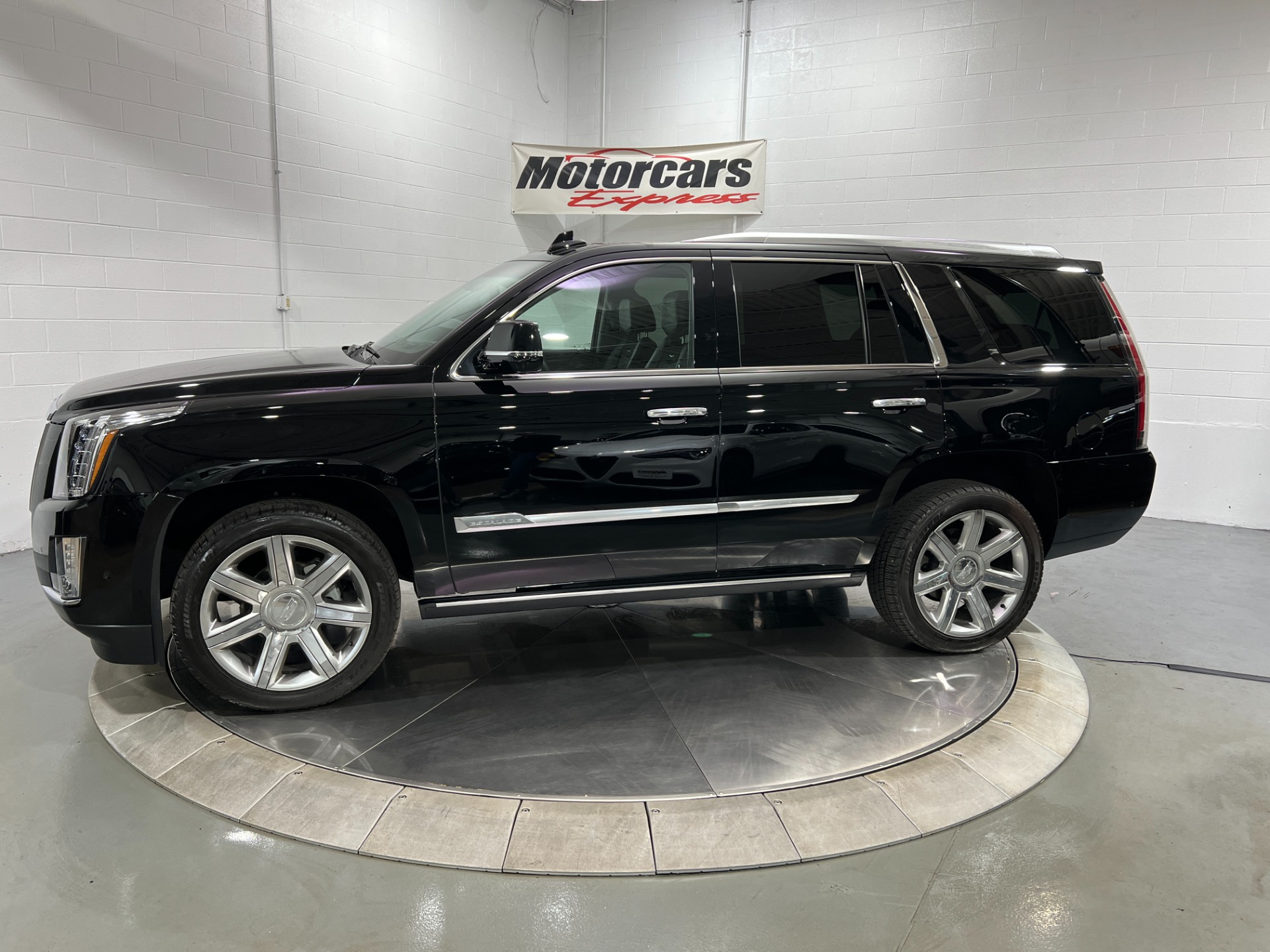 Used-2017-Cadillac-Escalade-Premium-Luxury-4X4