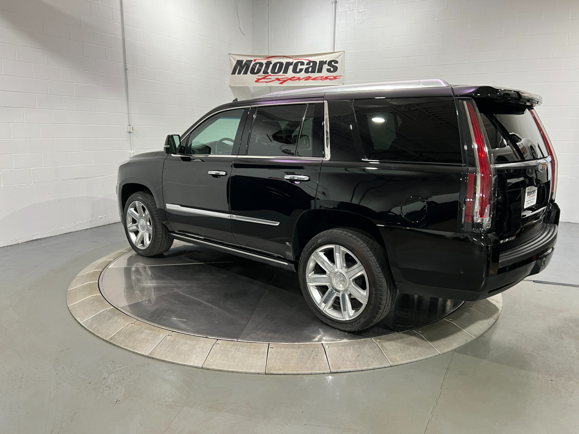 Used-2017-Cadillac-Escalade-Premium-Luxury-4X4
