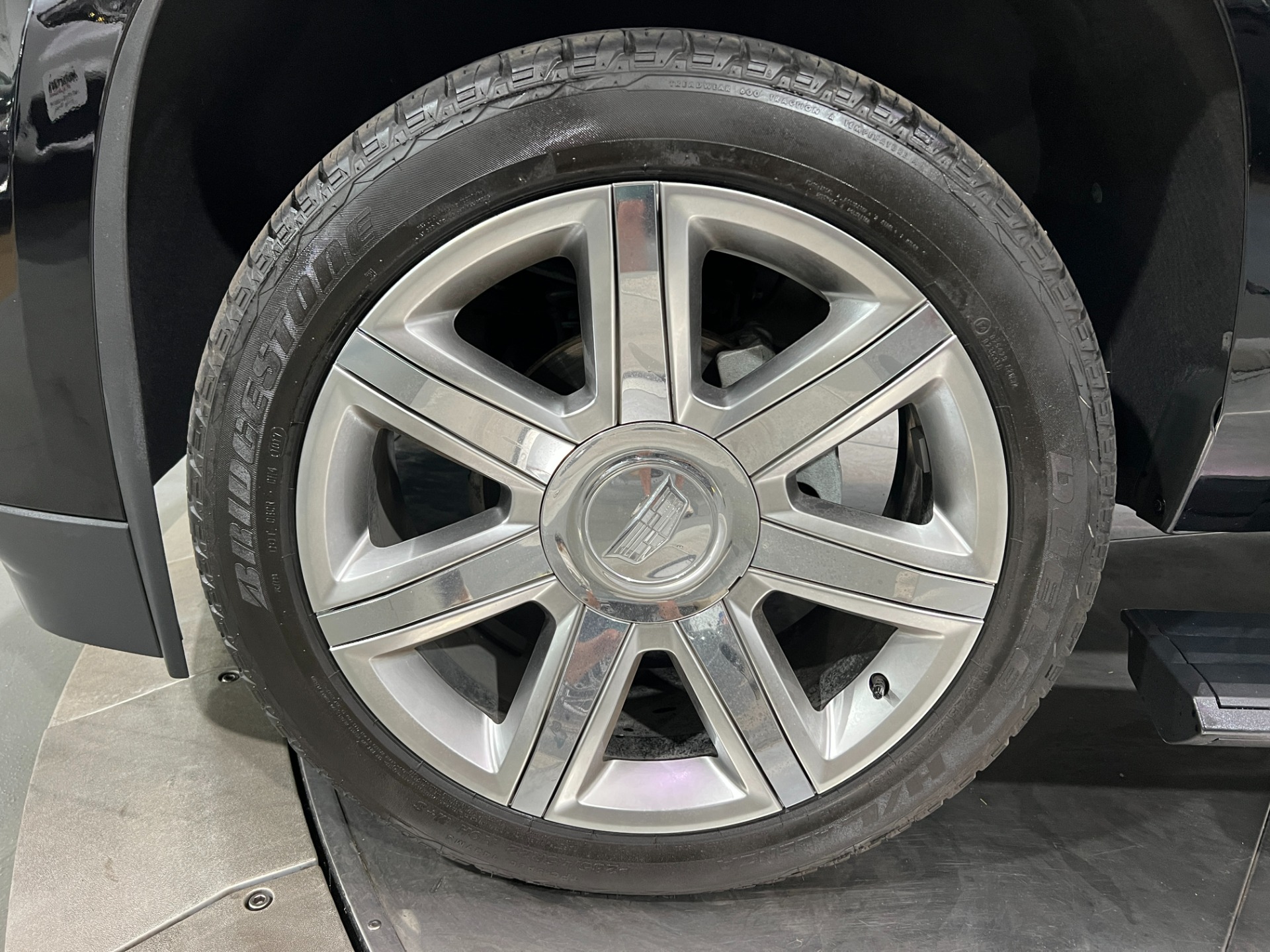 Used-2017-Cadillac-Escalade-Premium-Luxury-4X4