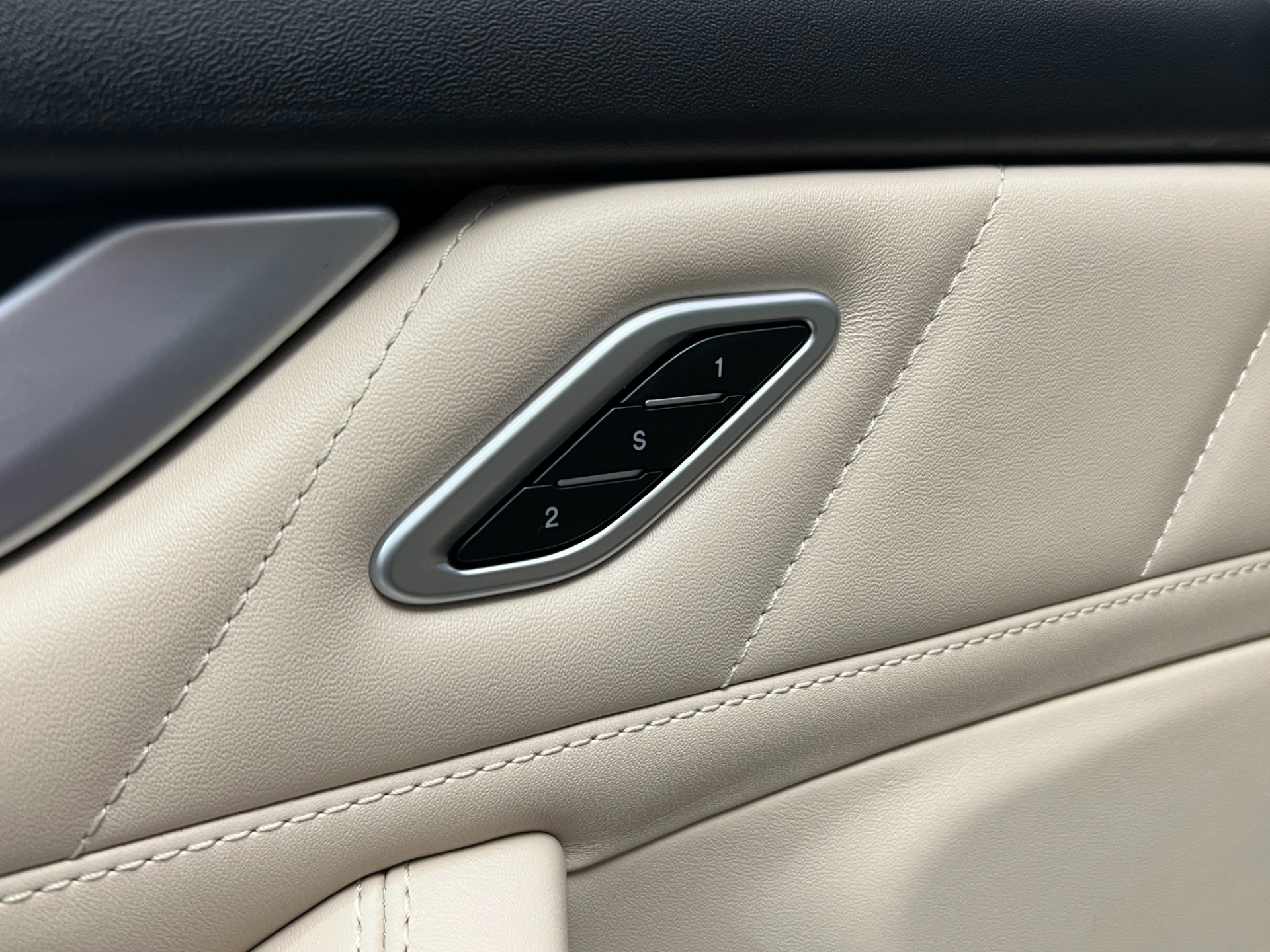 Used-2020-Maserati-Levante-GranLusso-30L-AWD