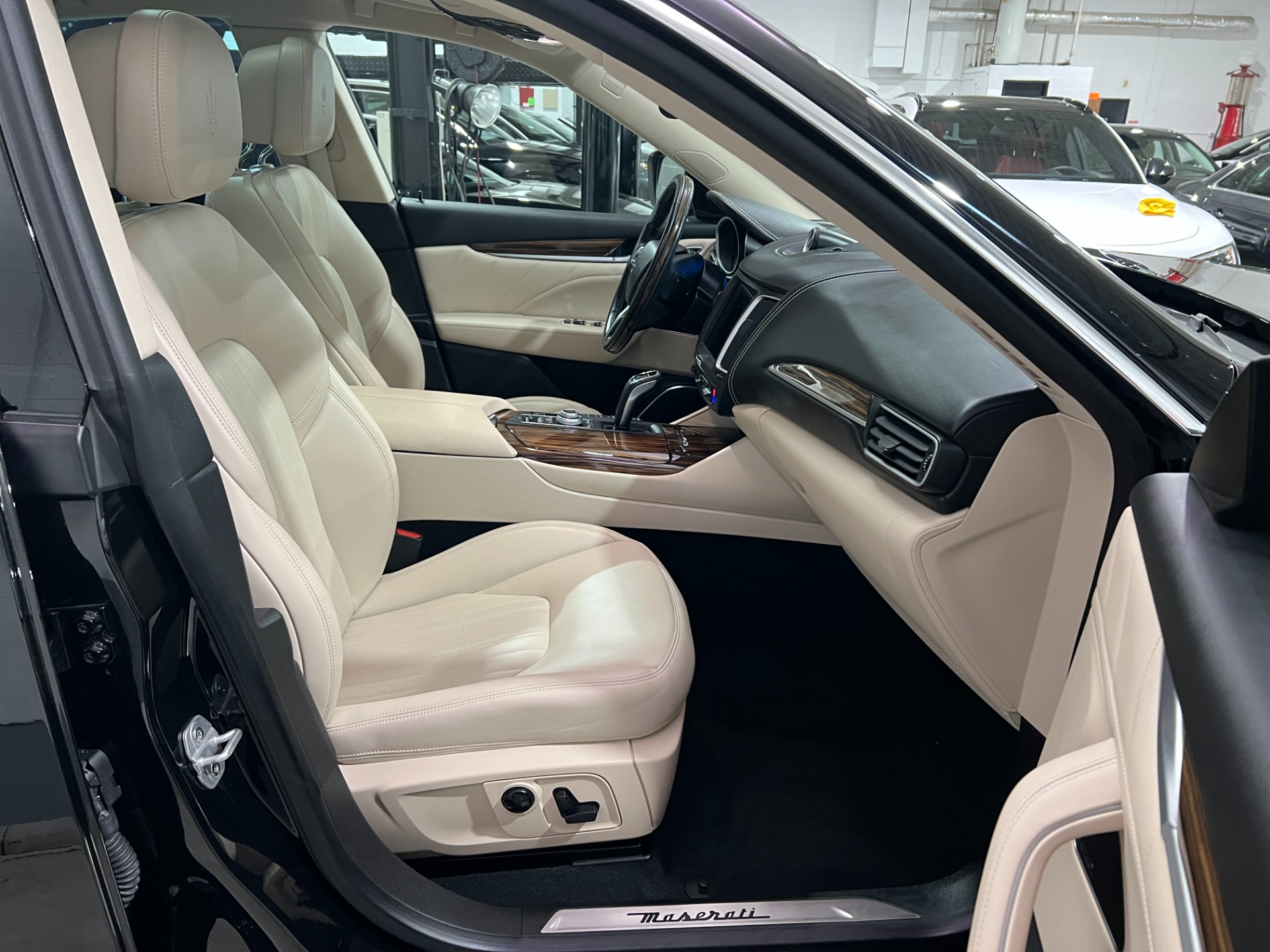 Used-2020-Maserati-Levante-GranLusso-30L-AWD