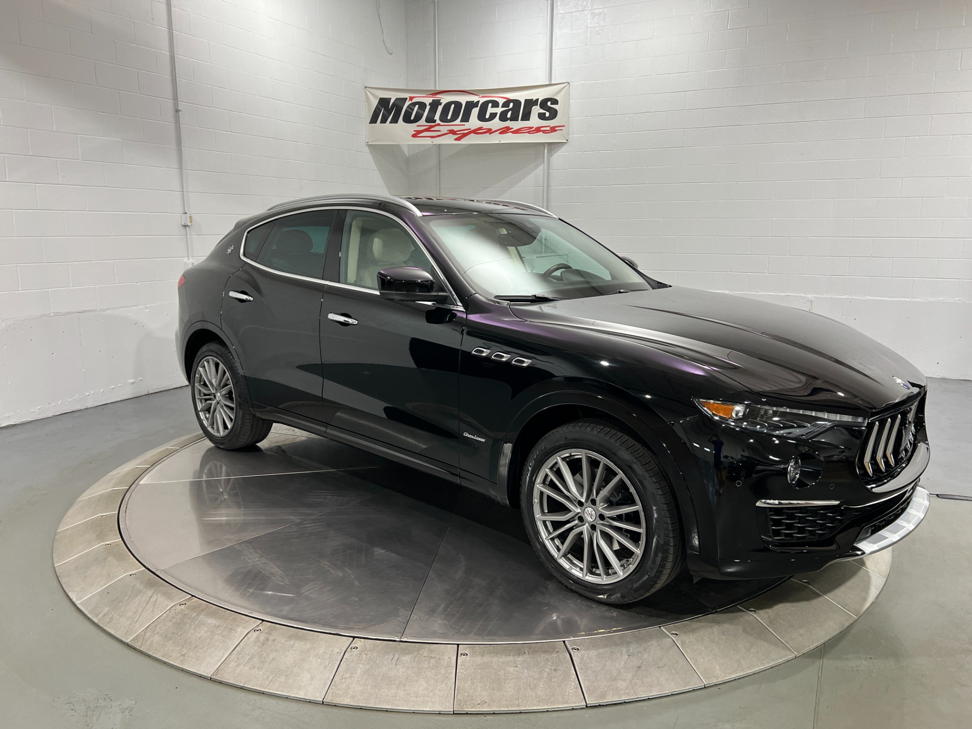 Used-2020-Maserati-Levante-GranLusso-30L-AWD
