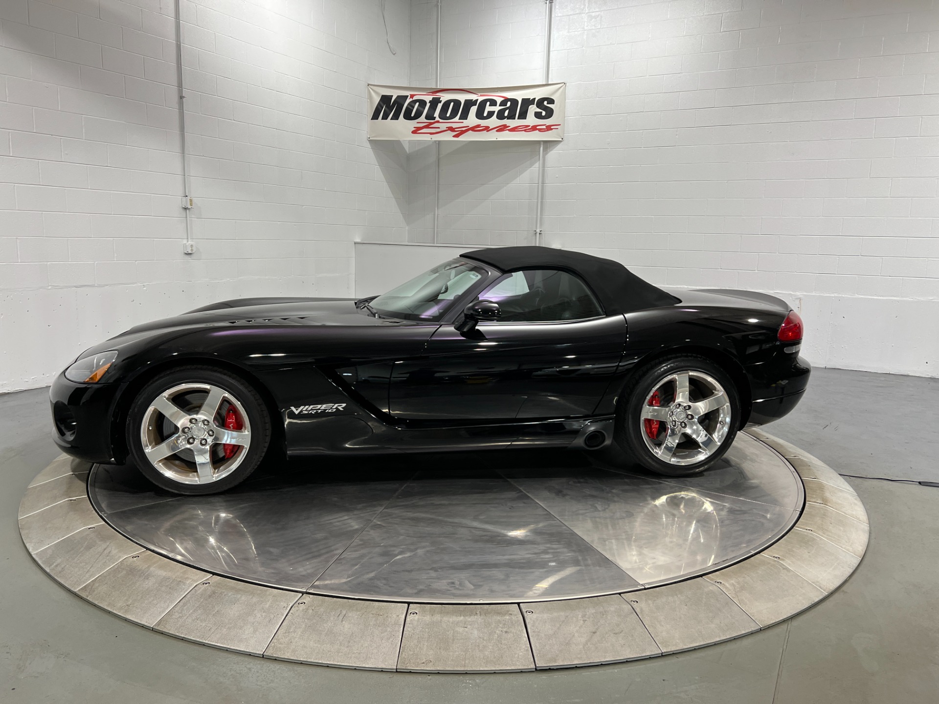 Used-2006-Dodge-Viper-SRT-10-6-Speed-Manual-Convertible