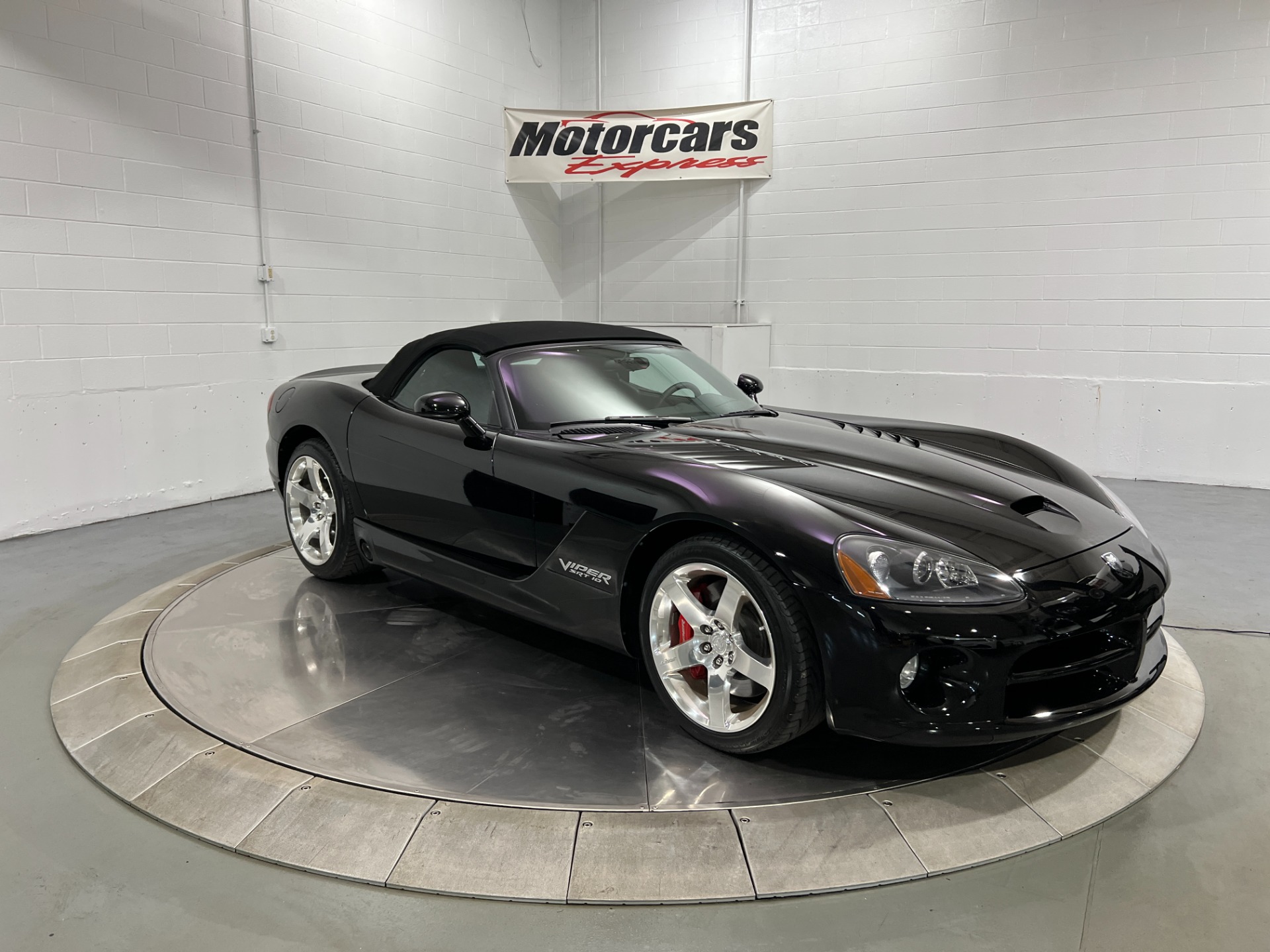 Used-2006-Dodge-Viper-SRT-10-6-Speed-Manual-Convertible