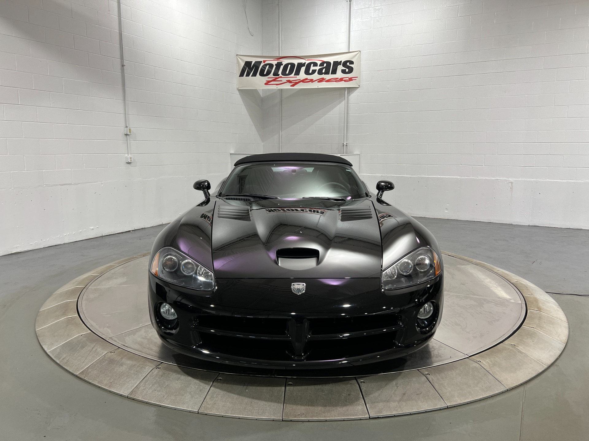 Used-2006-Dodge-Viper-SRT-10-6-Speed-Manual-Convertible