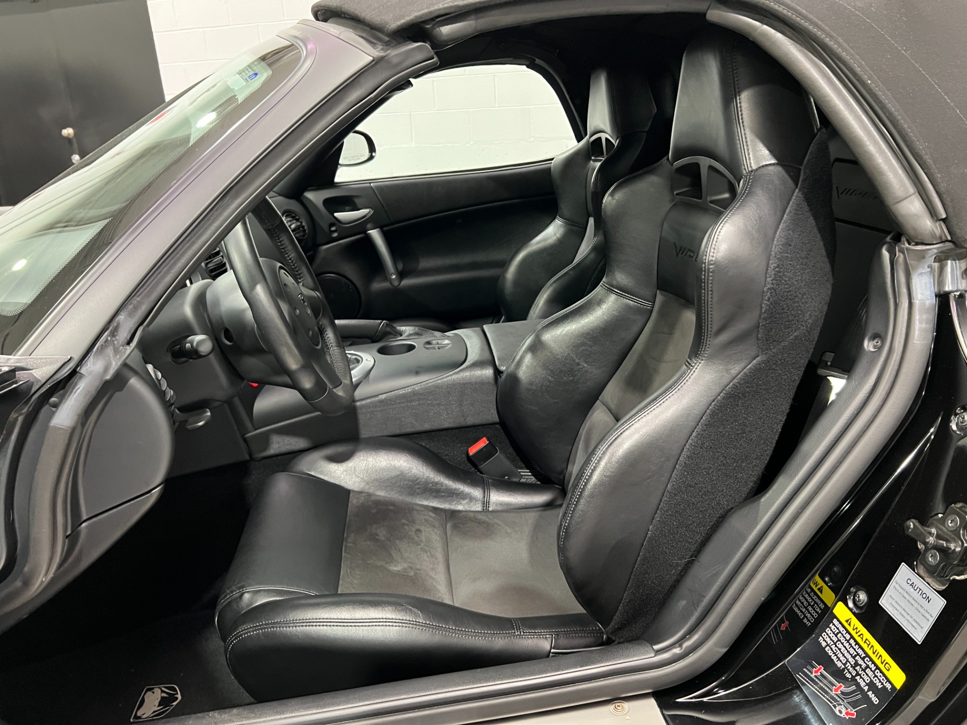 Used-2006-Dodge-Viper-SRT-10-6-Speed-Manual-Convertible