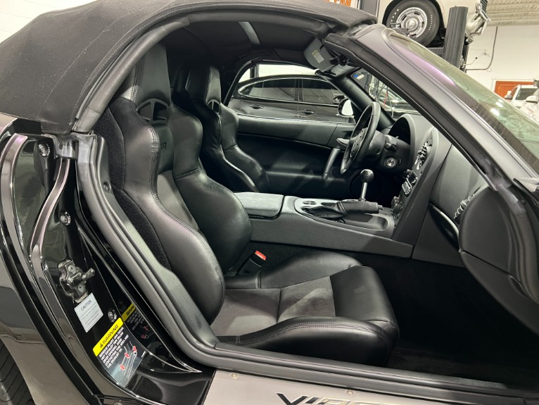Used-2006-Dodge-Viper-SRT-10-6-Speed-Manual-Convertible
