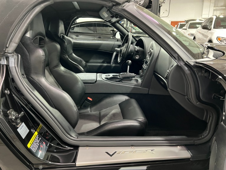 Used-2006-Dodge-Viper-SRT-10-6-Speed-Manual-Convertible