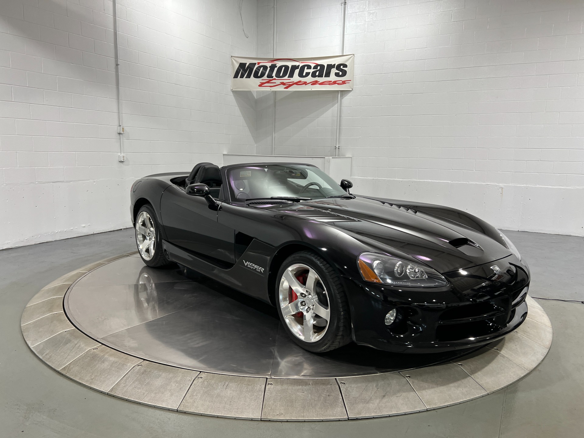 Used-2006-Dodge-Viper-SRT-10-6-Speed-Manual-Convertible