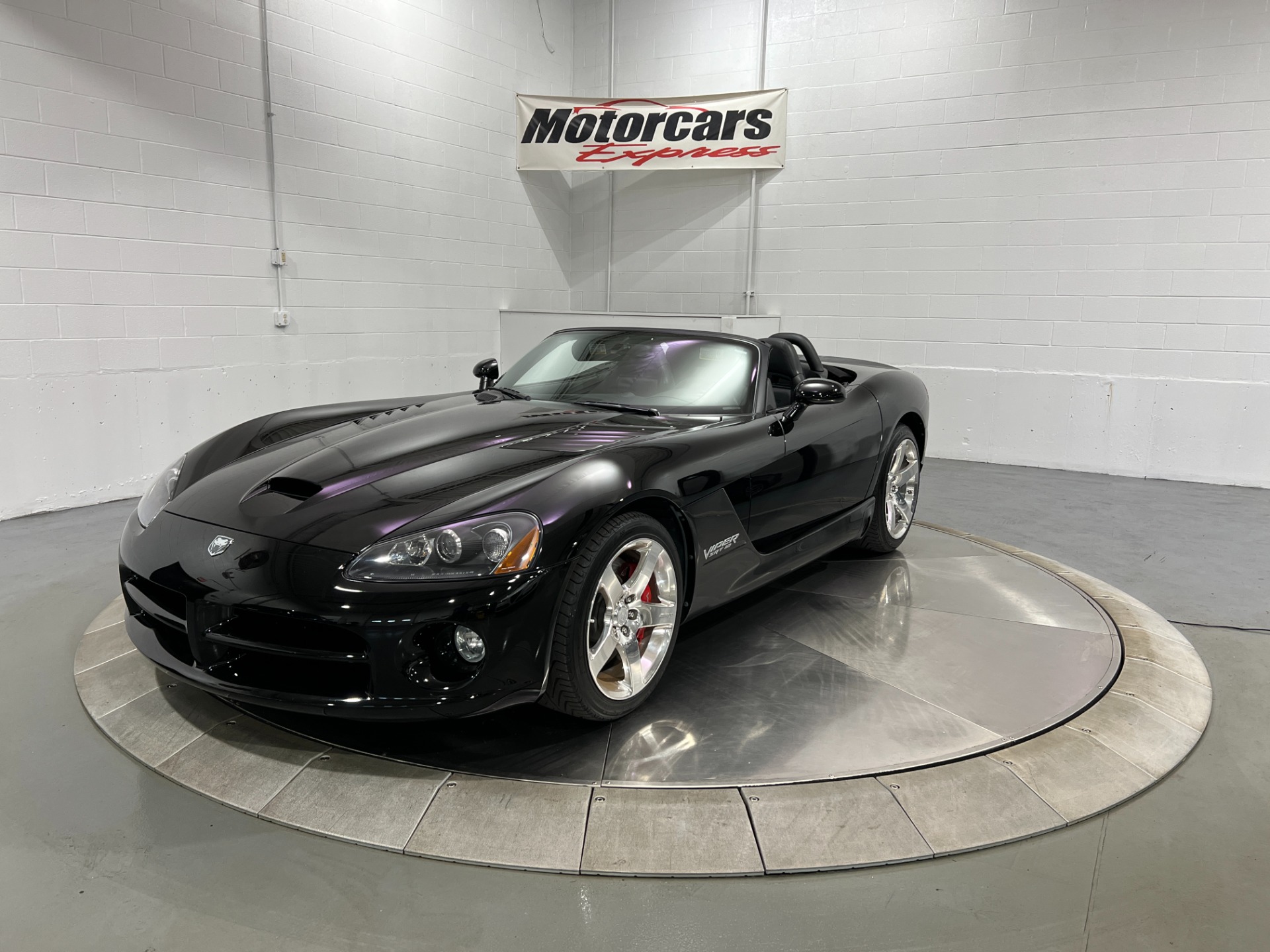 Used-2006-Dodge-Viper-SRT-10-6-Speed-Manual-Convertible