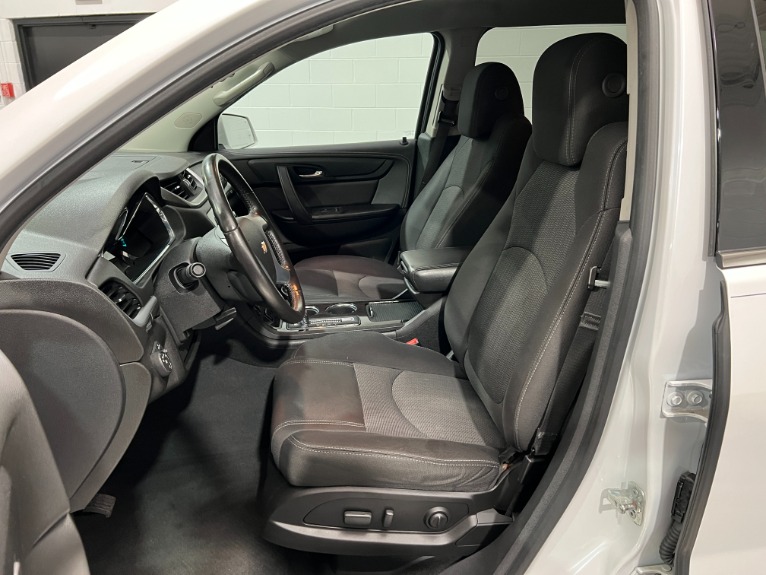 Used-2017-Chevrolet-Traverse-LT-FWD