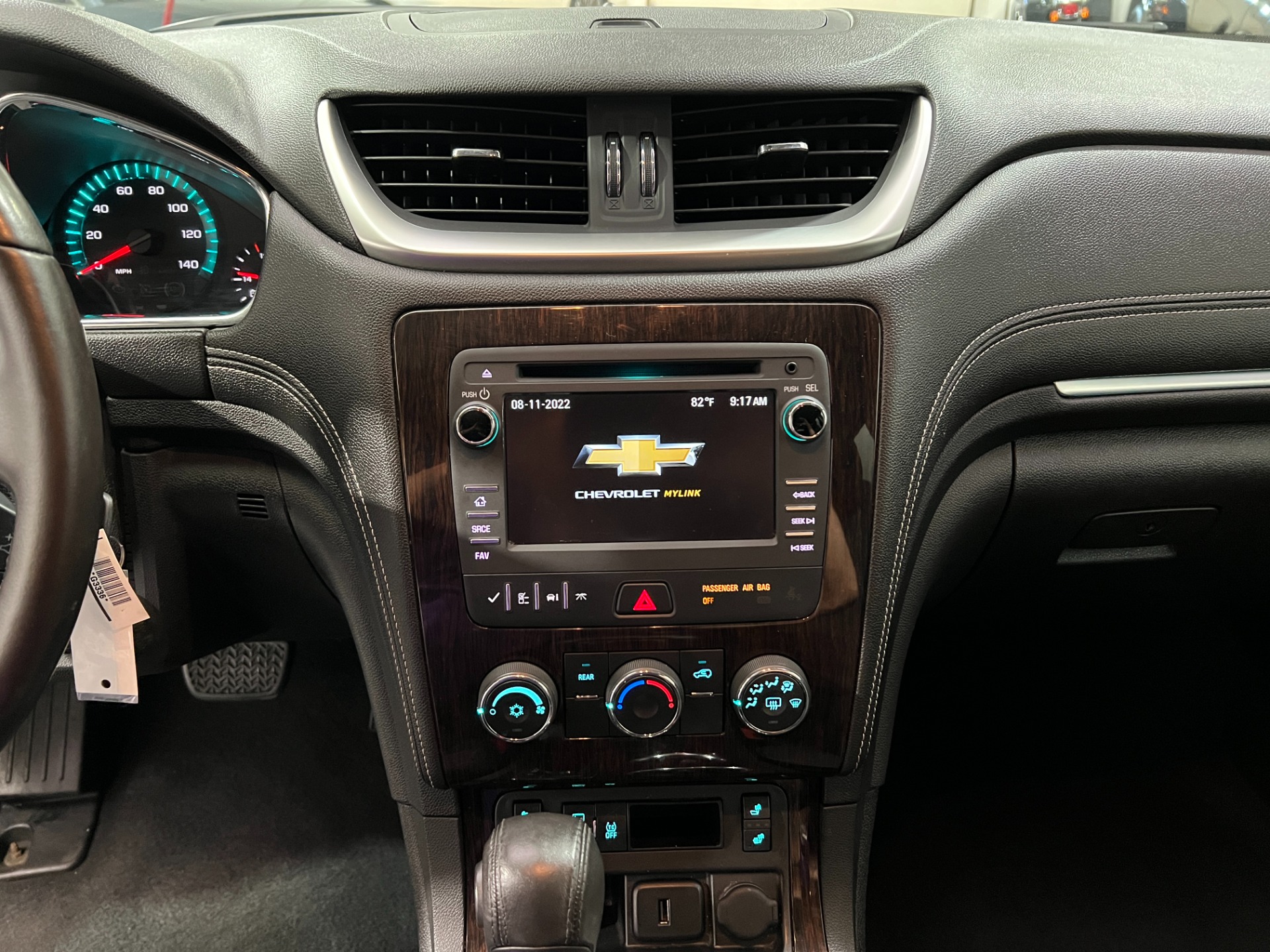 Used-2017-Chevrolet-Traverse-LT-FWD