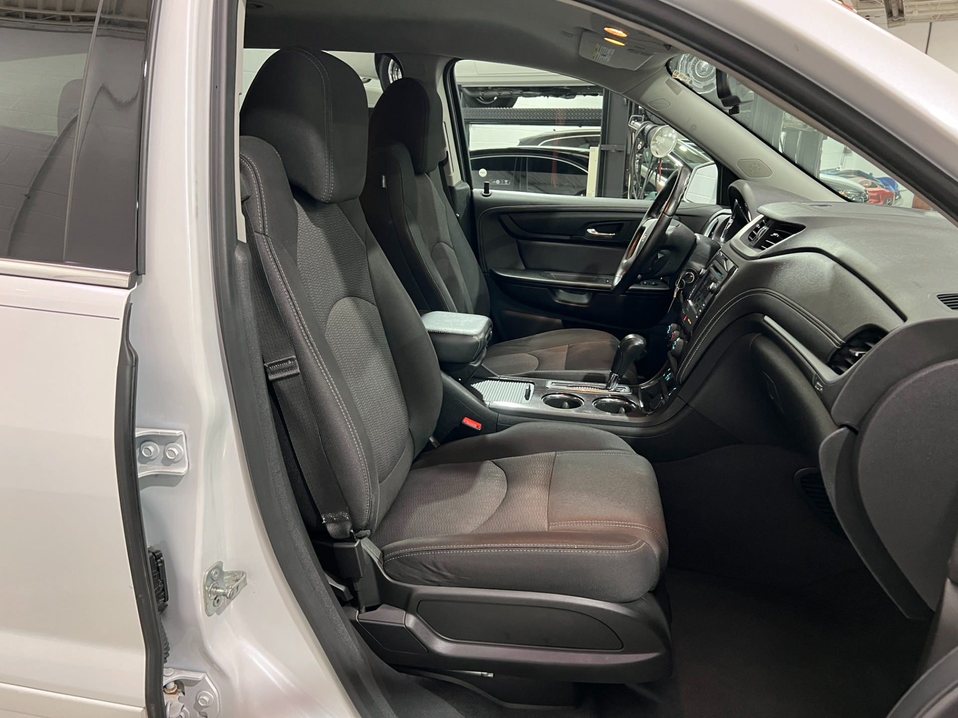 Used-2017-Chevrolet-Traverse-LT-FWD