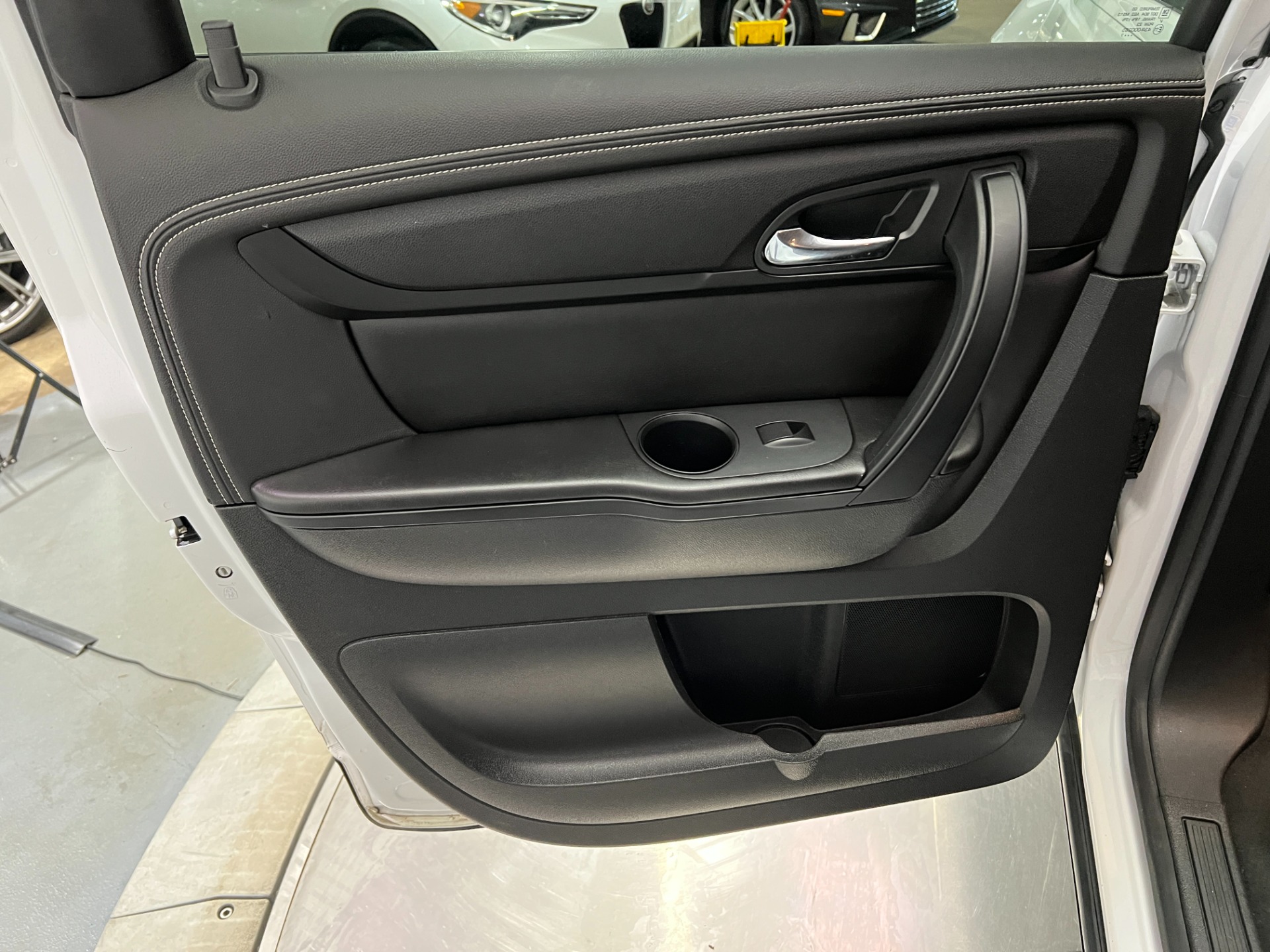 Used-2017-Chevrolet-Traverse-LT-FWD