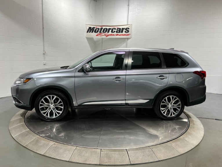 Used-2017-Mitsubishi-Outlander-SE-AWD
