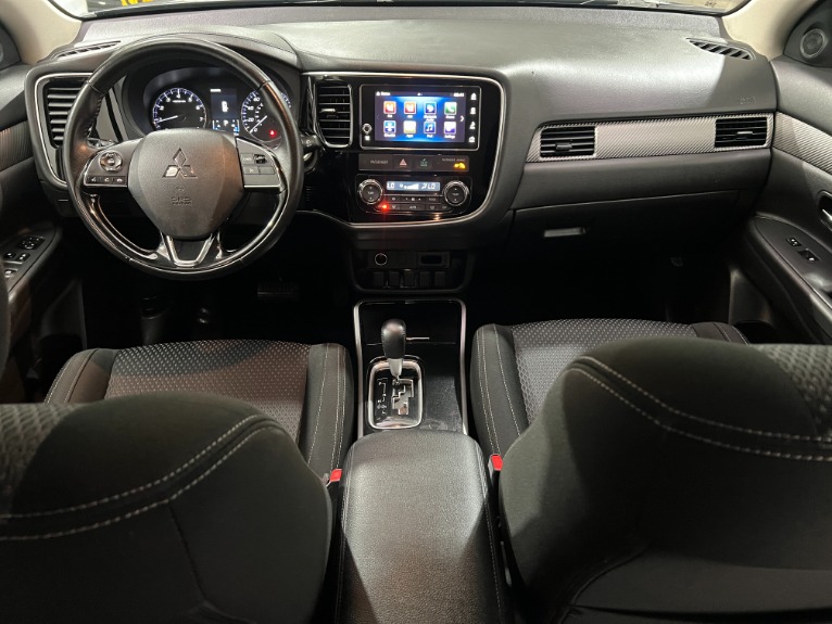 Used-2017-Mitsubishi-Outlander-SE-AWD