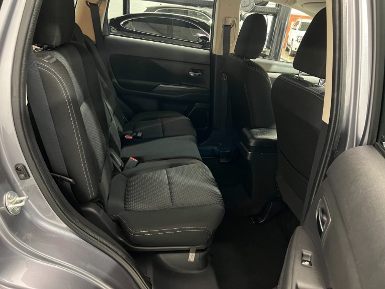 Used-2017-Mitsubishi-Outlander-SE-AWD