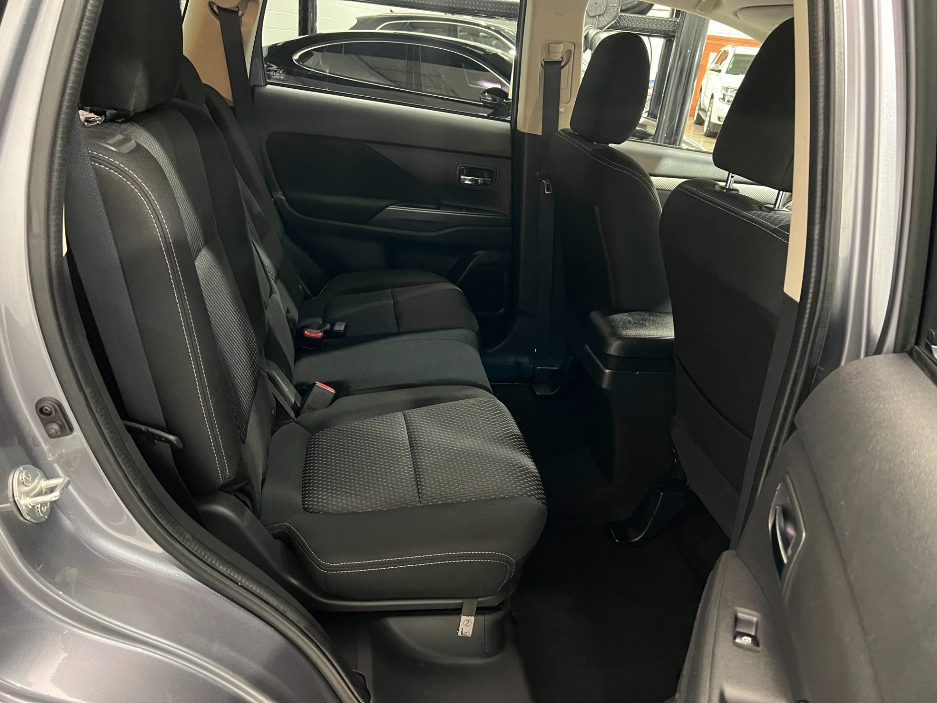 Used-2017-Mitsubishi-Outlander-SE-AWD