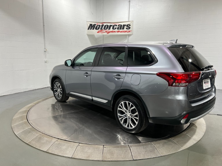 Used-2017-Mitsubishi-Outlander-SE-AWD