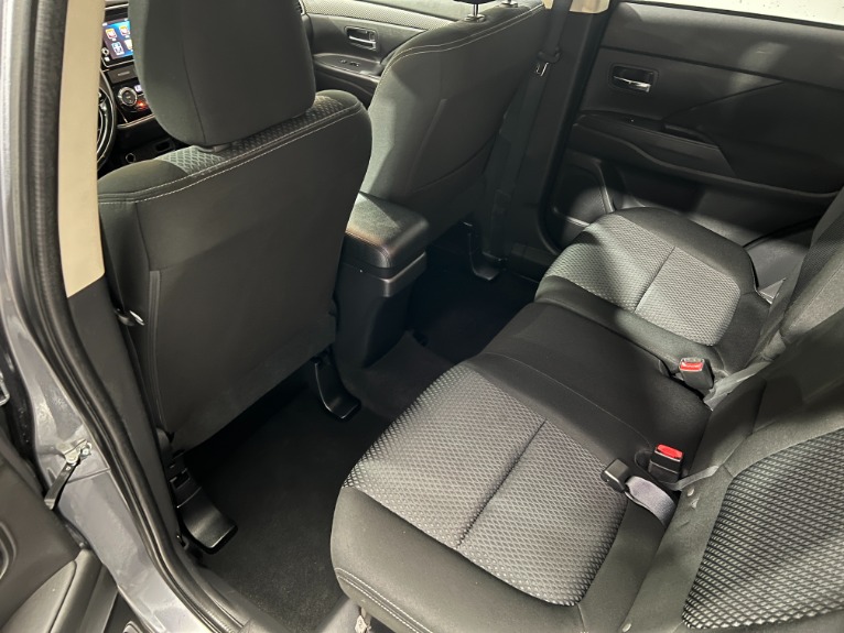 Used-2017-Mitsubishi-Outlander-SE-AWD