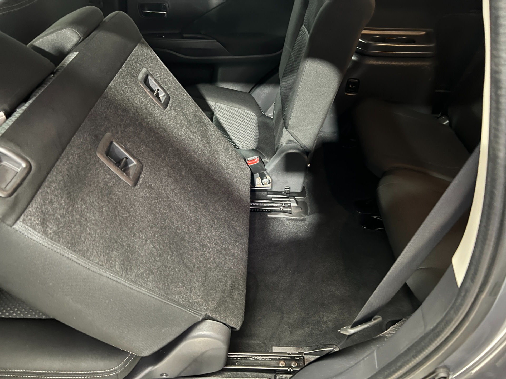 Used-2017-Mitsubishi-Outlander-SE-AWD