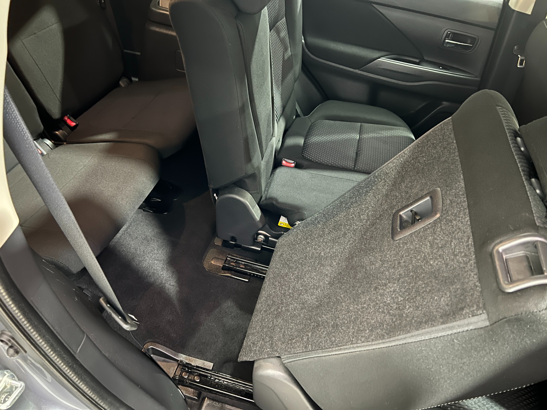 Used-2017-Mitsubishi-Outlander-SE-AWD