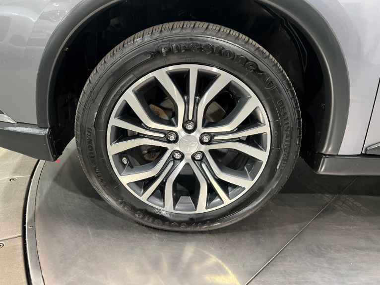 Used-2017-Mitsubishi-Outlander-SE-AWD